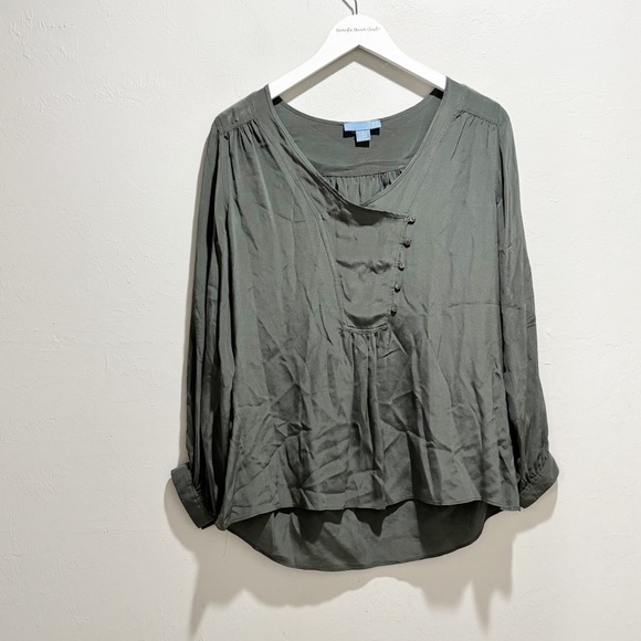 LIL ANTHROPOLOGIE Women’s Green 100% Silk Wrap Button Front Blouse Size 8 - Picture 1 of 8
